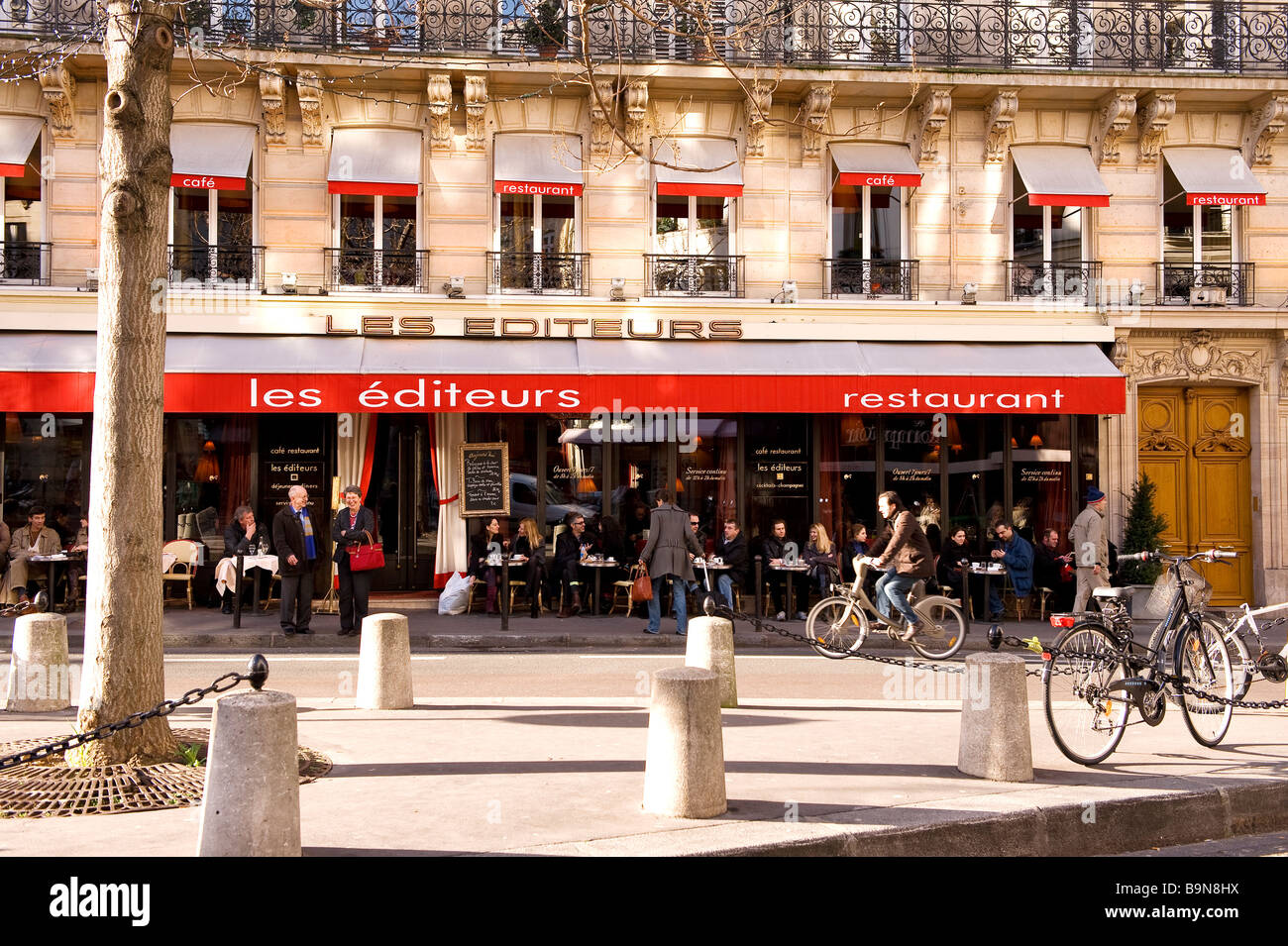 France, Paris, the Carrefour de l' Odeon (Odeon crossroad Stock Photo -  Alamy
