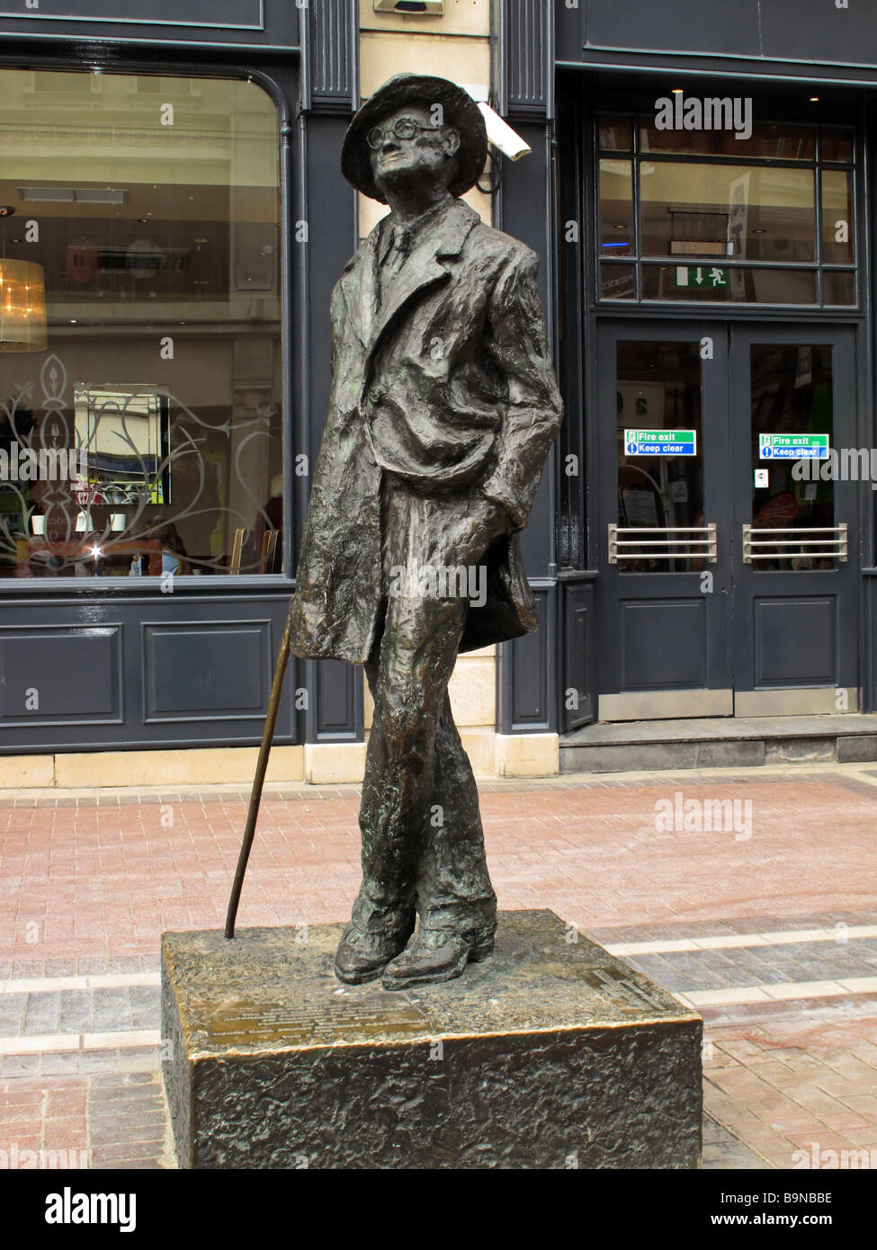 Bronze statue of James Joyce, Talbot Street Dublin Ireland Stock Photo Alamy