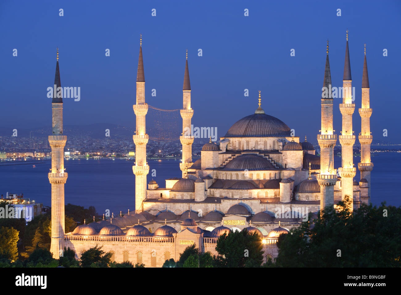 Blue Mosque Sultan Ahmet in Istanbul, Turkey Stock Photo - Alamy