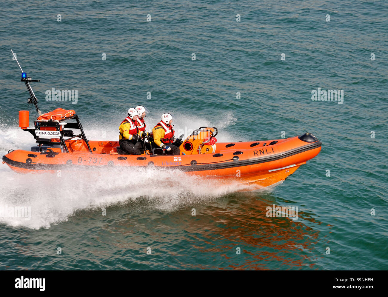 RNLI Lifeboat responding to an emergency Stock Photo