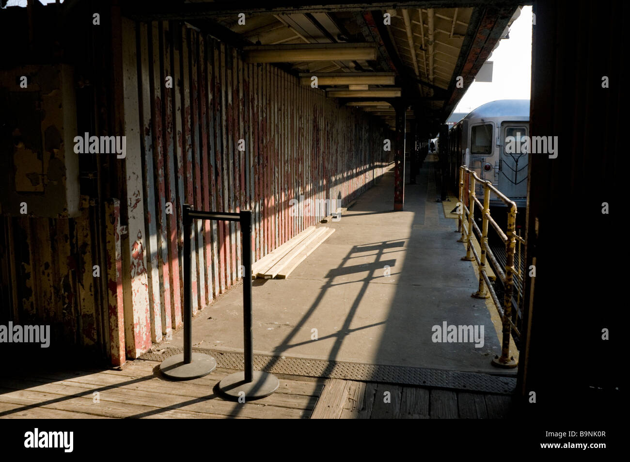 Bronx NY 18 March 2009 Old elevated subway platform Stock Photo