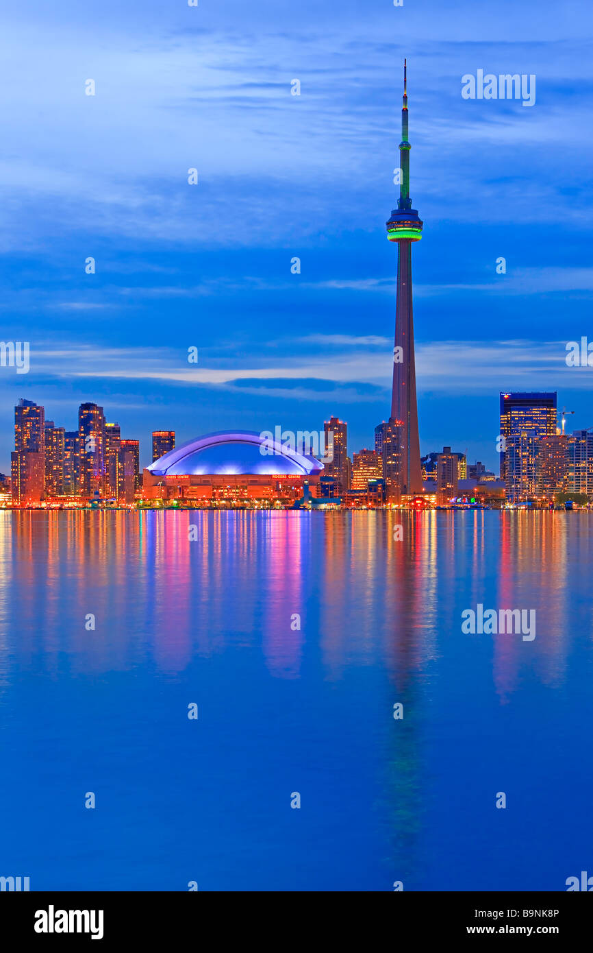 Toronto cn tower hi-res stock photography and images - Alamy