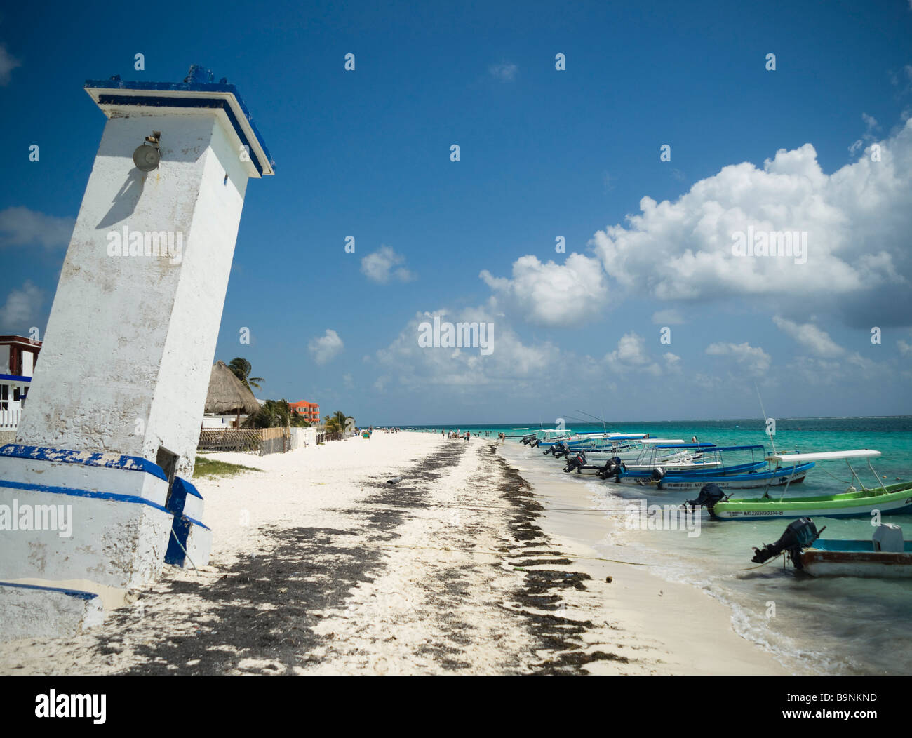 Mexico Yucatan 2009 Puerto Morelos old lighthouse damaged by hurricane Behula in 1967 with new lighthouse Stock Photo