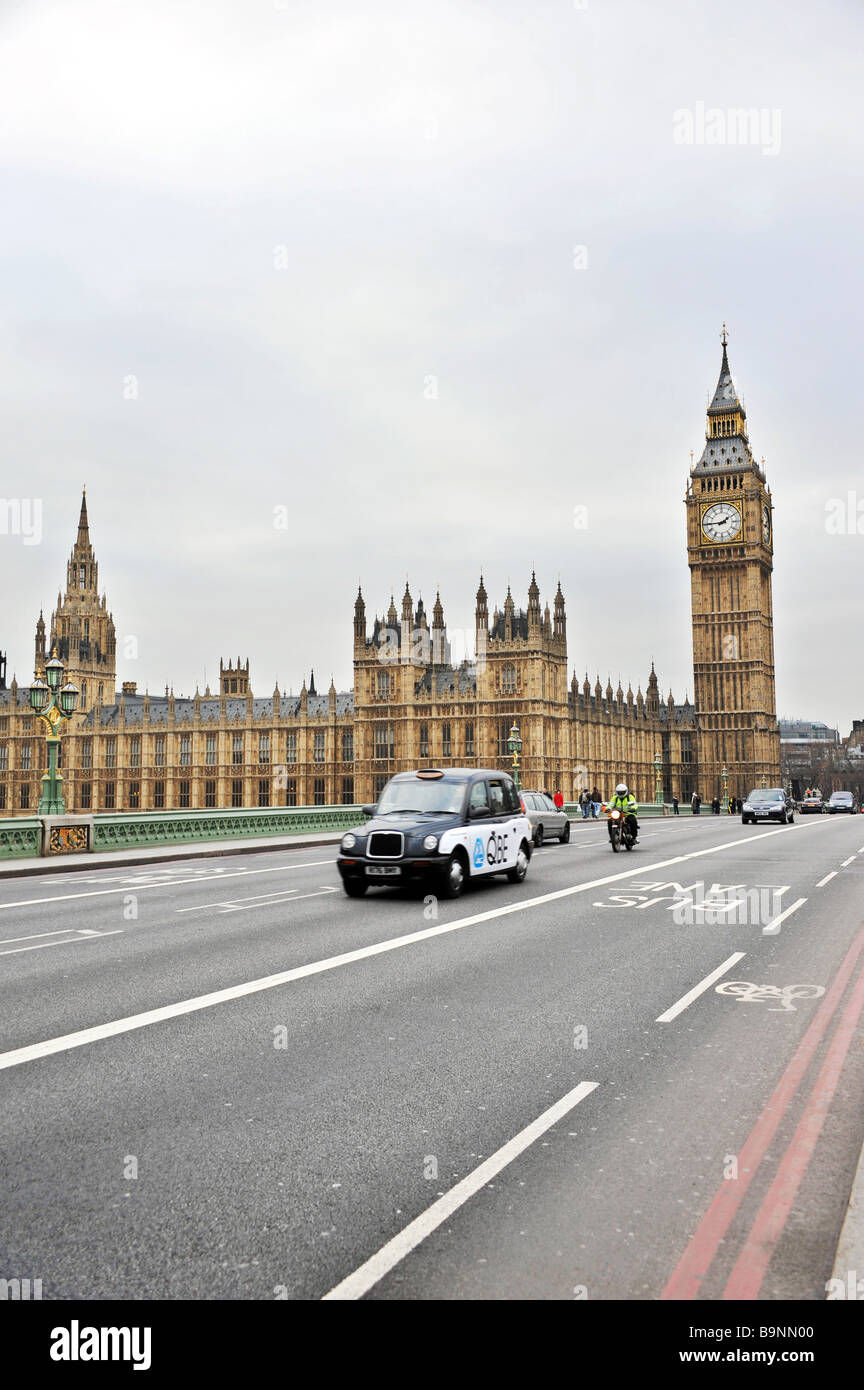 London taxi crossing Westminster Bridge Stock Photo - Alamy