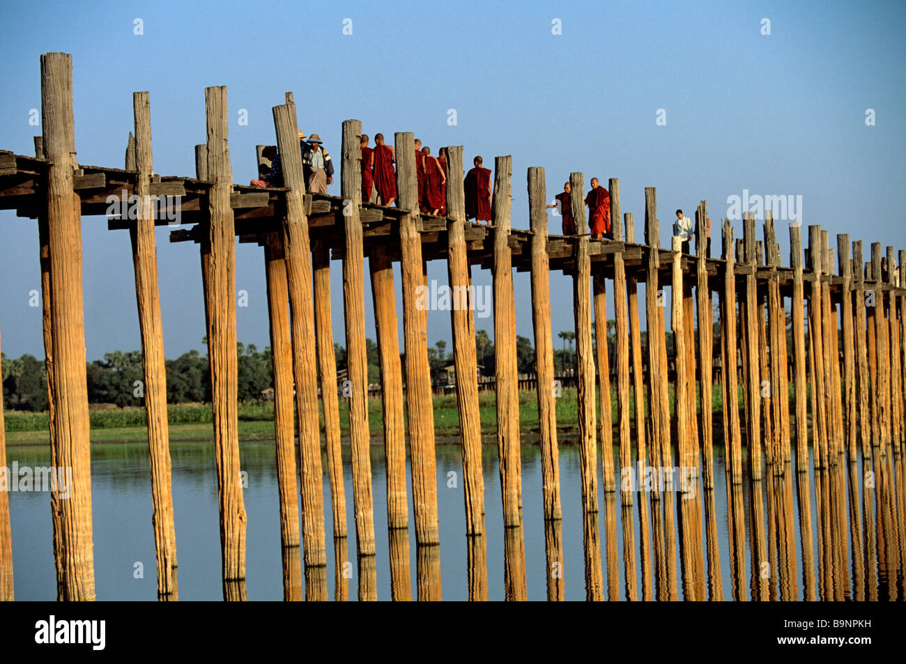 Myanmar amarapura old bridge hi-res stock photography and images - Alamy