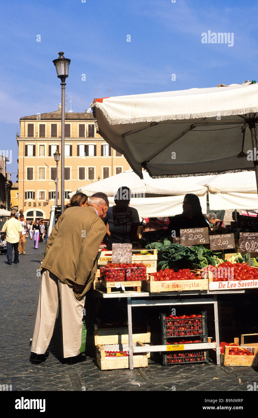 Market Square Rome Campo dei fiori square market rome hi-res stock photography and images ...