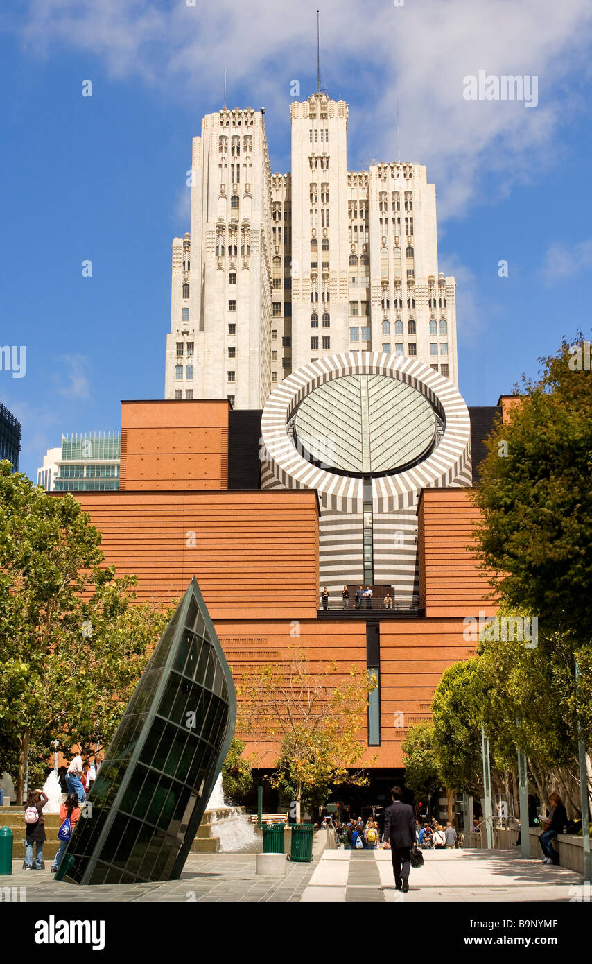 United States, California, San Francisco, Yerba Bueno Gardens with the SFMOMA, San Francisco Museum of Modern Art, circular Stock Photo