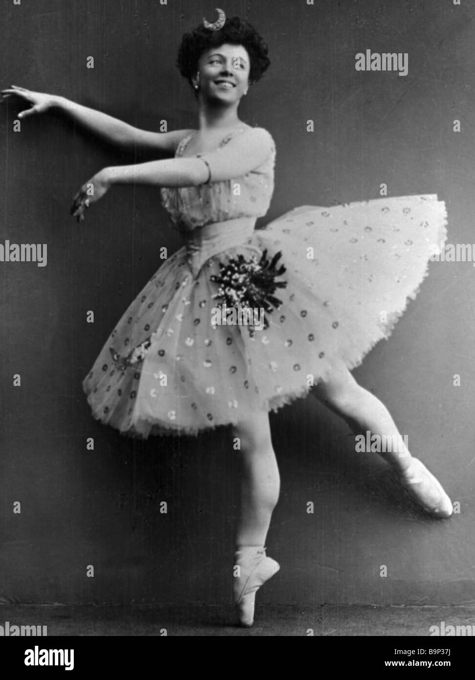 Ballerina Olga Preobrazhenskaya in scene from ballet The Little ...