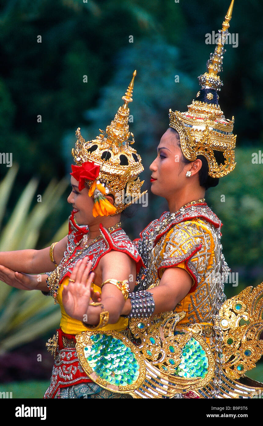 Thailand, Bangkok, Vimanmek palace, woman dancing Lakhon Stock Photo
