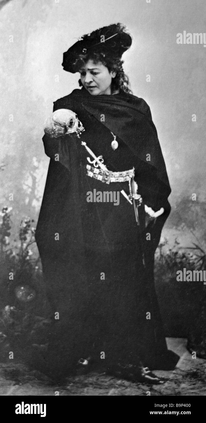 A prominent Armenian actress Siranush Merobe Kantardjian 1857 1932 as  Hamlet Stock Photo - Alamy