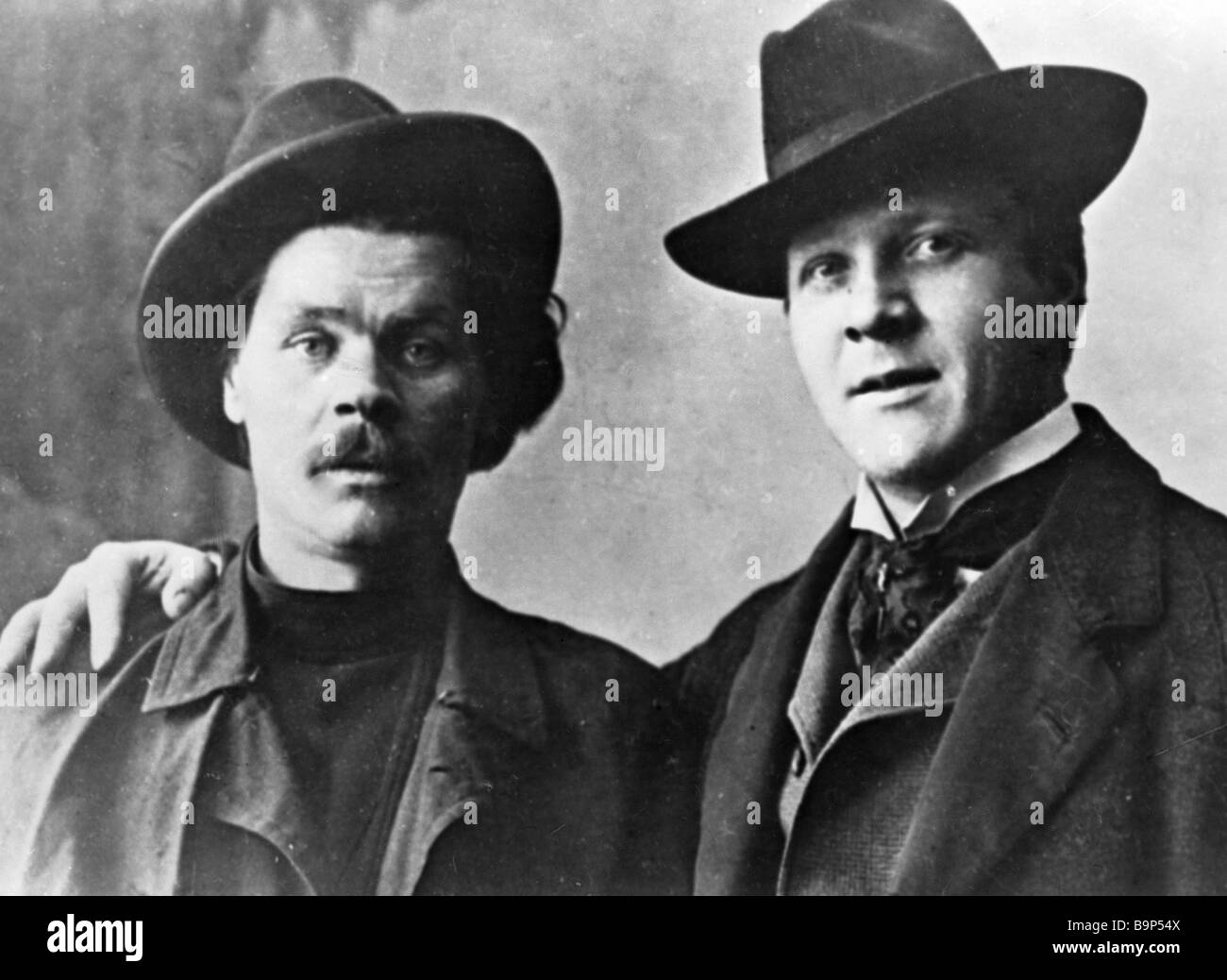 куприн с чеховым буниным и горьким. друзья м горького. м горький и арзамас. куприн с чеховым буниным и горьким. чехов толстой и горький.