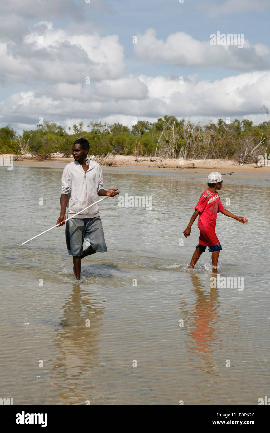 Yolngu people hi-res stock photography and images - Alamy