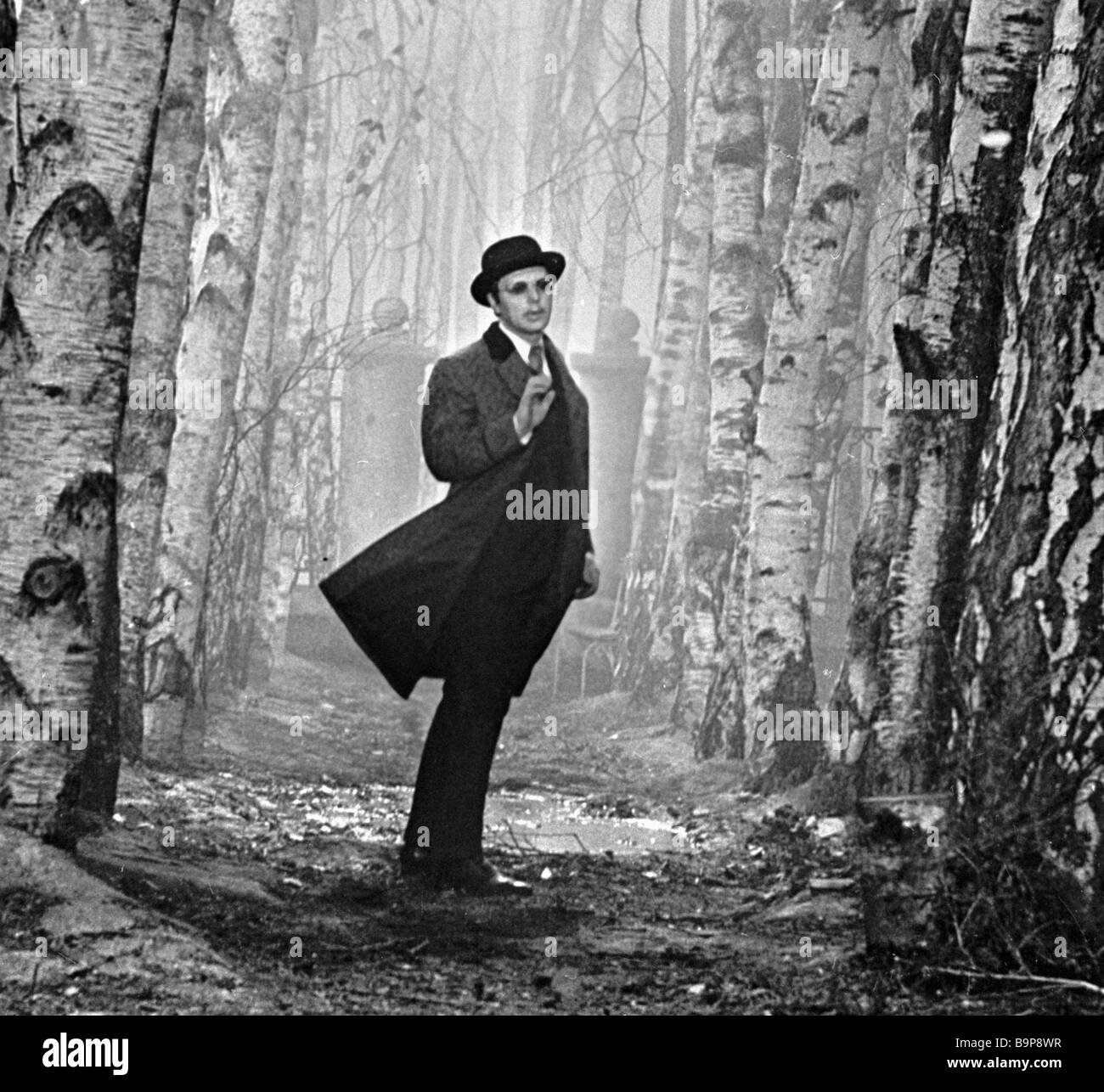 Oleg Strizhenov as Tuzenbach in shooting the Three Sisters film Stock Photo - Alamy