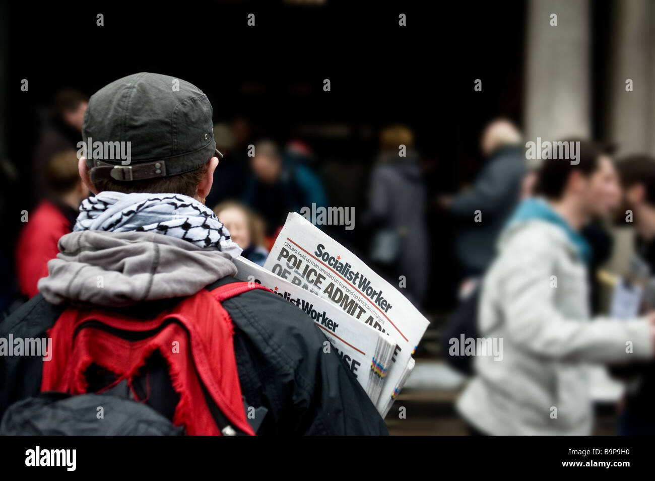 Man Selling Newspaper Stock Photos And Man Selling Newspaper Stock Images