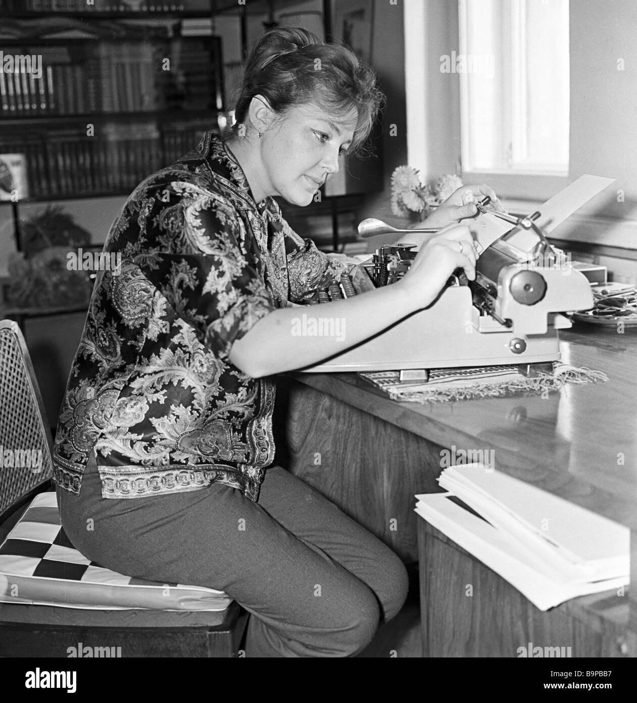 Soviet film actress Irina Skobtseva using a typewriter Stock Photo Alamy