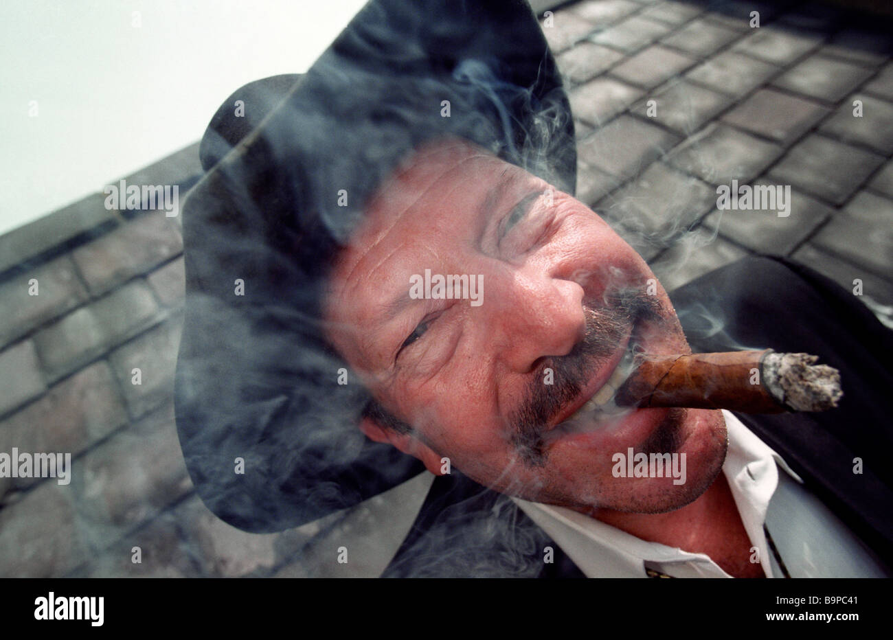 Singer and novelist Kinky Friedman Stock Photo - Alamy