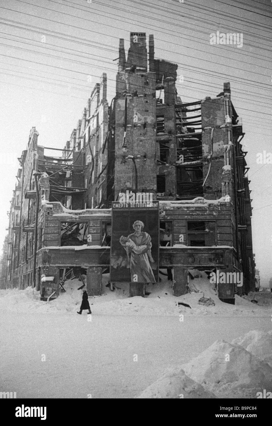 A house in Ligovka street after bombing Stock Photo - Alamy