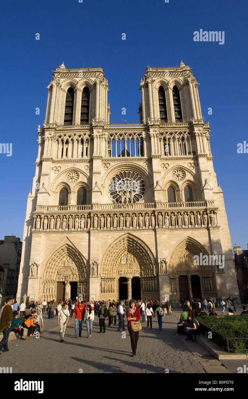 France, Paris, Ile de la Cite, Notre Dame Cathedral Stock Photo Alamy