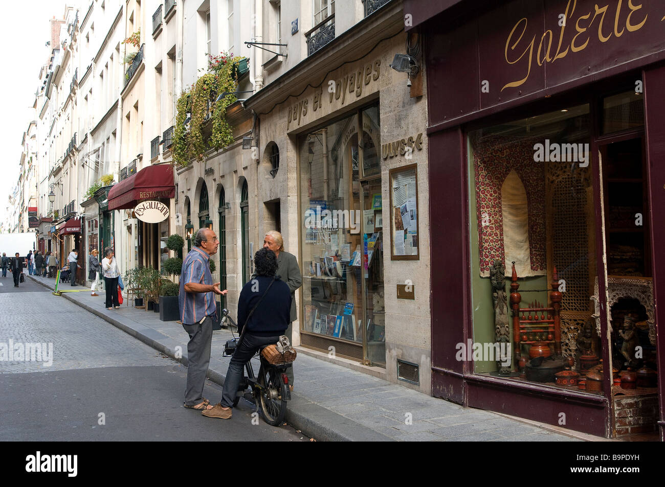 France, Paris, Ile Saint Louis, Rue Saint Louis en l'Ile Stock Photo Alamy France, Paris, Ile Saint Louis, Rue Saint Louis en l'Ile Stock Photo Alamy
