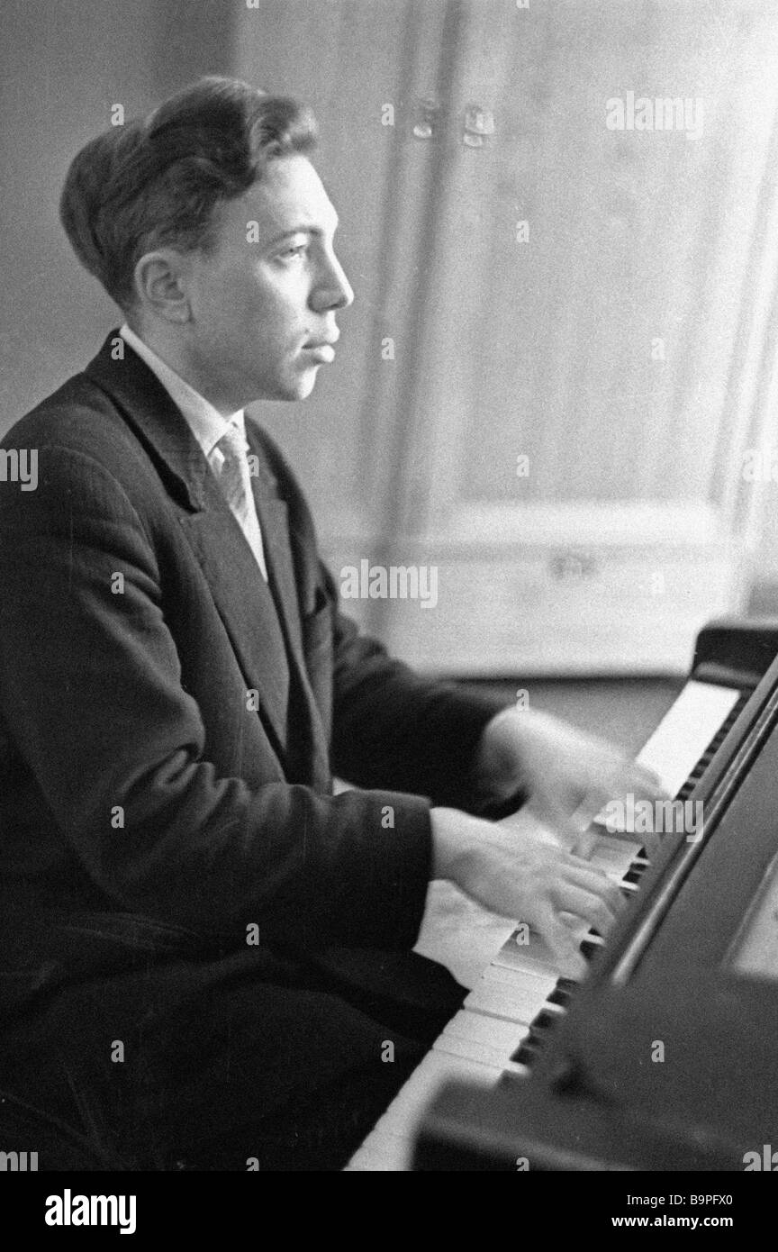 Soviet pianist Alexei Nasedkin performing at the second Tchaikovsky ...