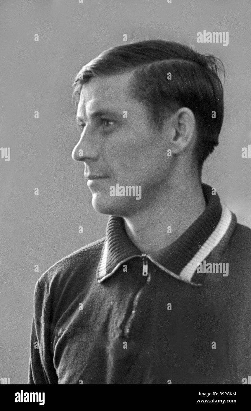 Soviet football player Anatoli Maslenkin Stock Photo - Alamy