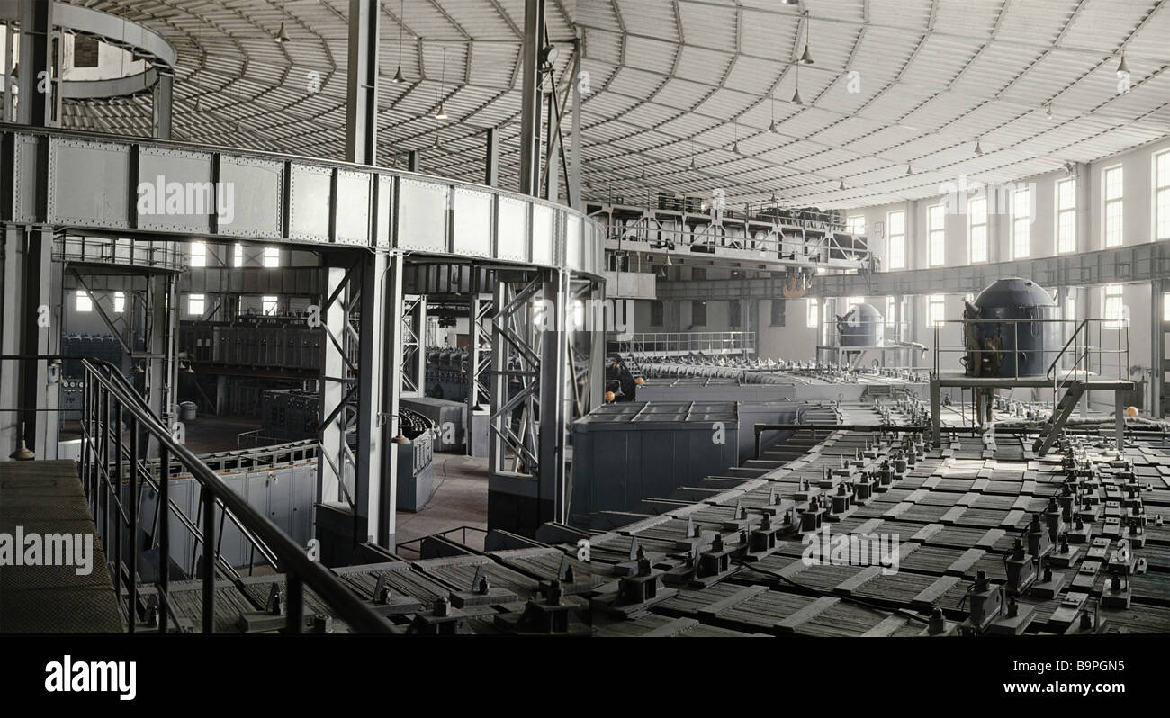 Самый мощный синхрофазотрон. Самый мощный в мире синхрофазотрон - 1957. Оияи синхрофазотрон дубна. Оияи синхрофазотрон дубна. Ускоритель элементарных частиц синхрофазотрон.