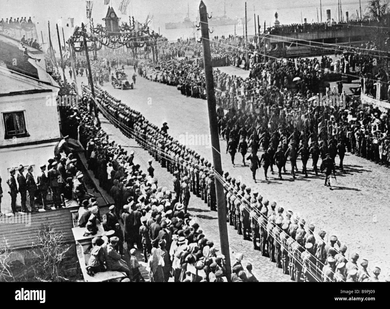 Оккупация рсфср. Французские интервенты в Одессе 1918. Архангельск 1918 интервенция. 1918г. Военная интервенция. Войска Антанты в Одессе 1918 год.