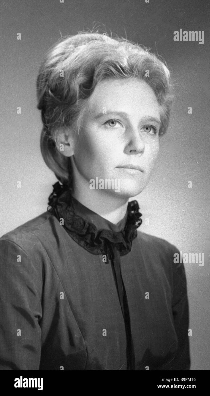 Actress Iya Savvina as Dolly in the film Anna Karenina Stock Photo - Alamy