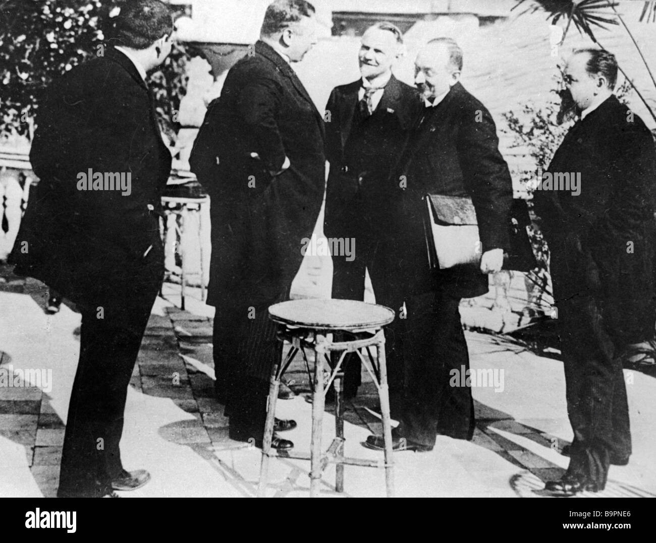 dr-k-wirt-talking-with-l-b-krasin-g-v-chicherin-and-a-a-ioffe-as-a