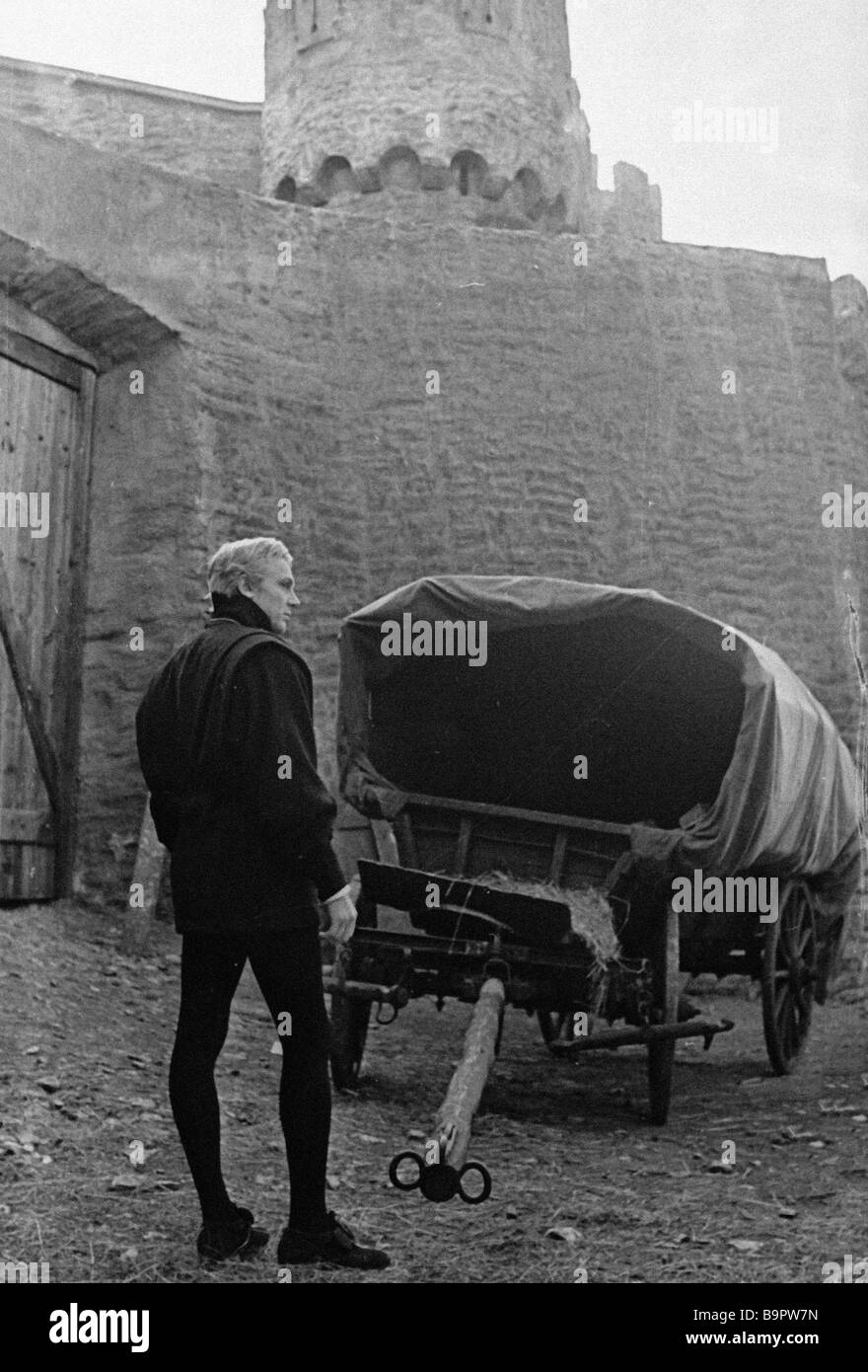 Actor Innokenty Smoktunovsky as Hamlet in film Hamlet Stock Photo Alamy