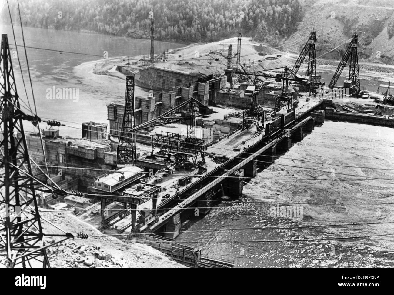 стройка гэс красноярск. плотина гэс красноярск. игарка гэс. в каком году построена красноярская. в каком году построена красноярская.