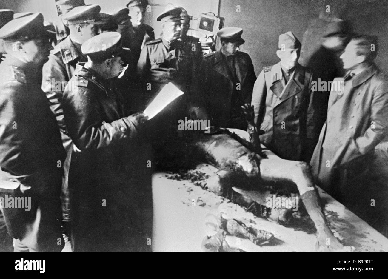Military medics identify the corpse of Goebbels Stock Photo