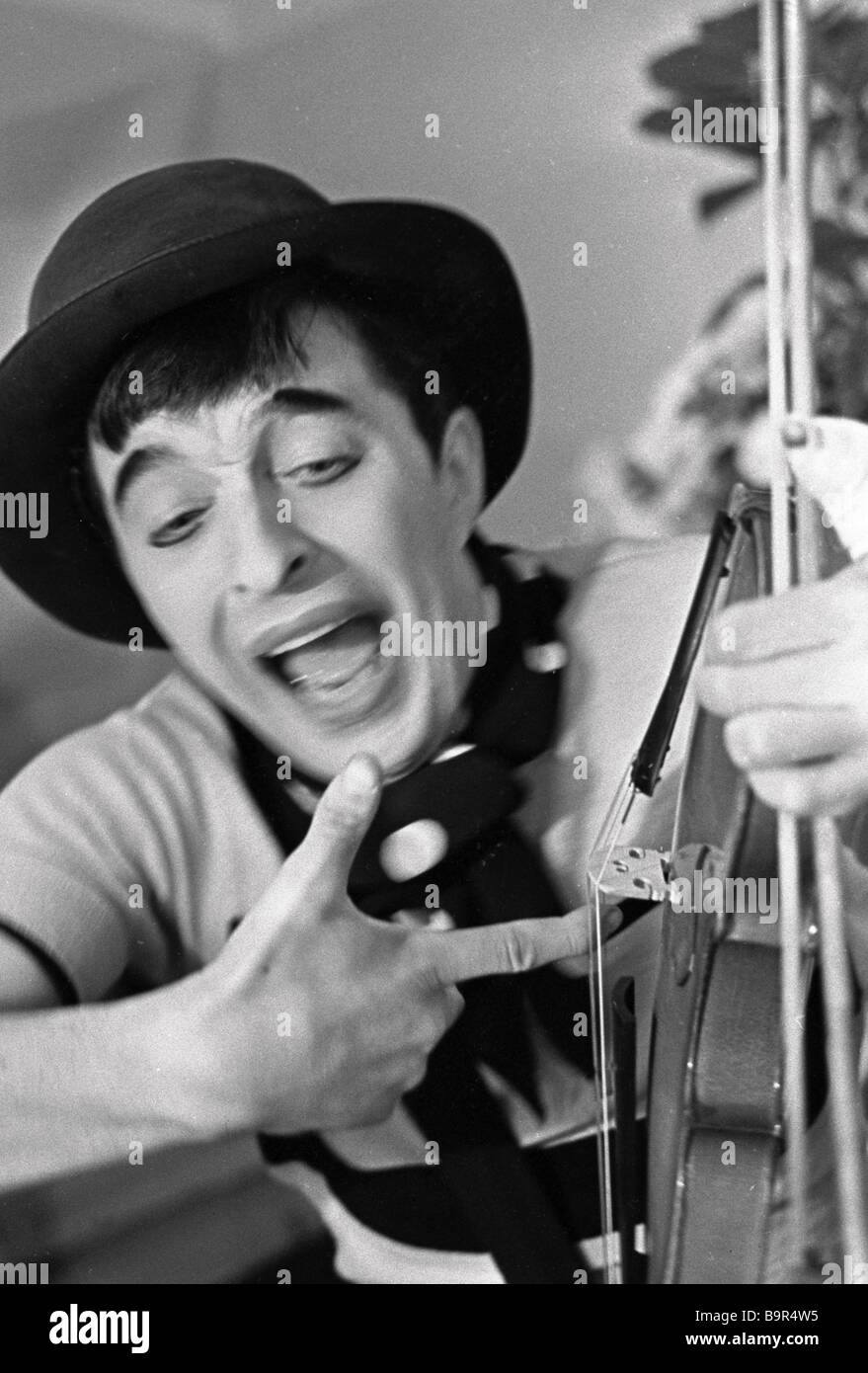 мим енгибаров. грустный клоун енгибаров. клоун енгибаров. мим енгибаров. клоун енгибаров.