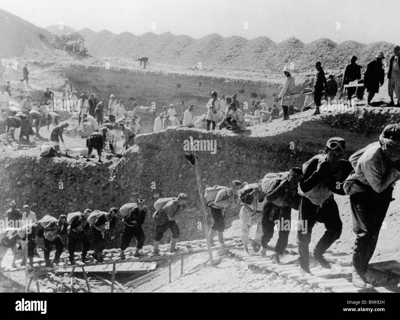 большой ферганский канал. ферганский канал 1939. стройка ферганский канал. большой ферганский канал.