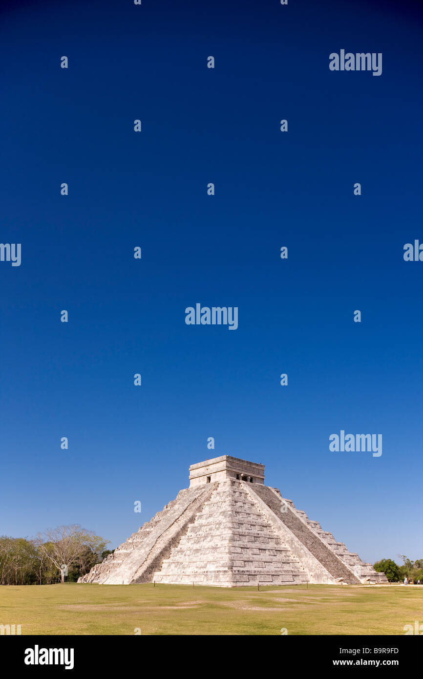 Mexico, Yucatan State, archaeological site of Chichen Itza, classified as World Heritage by UNESCO, El Castillo or Pyramid of Stock Photo