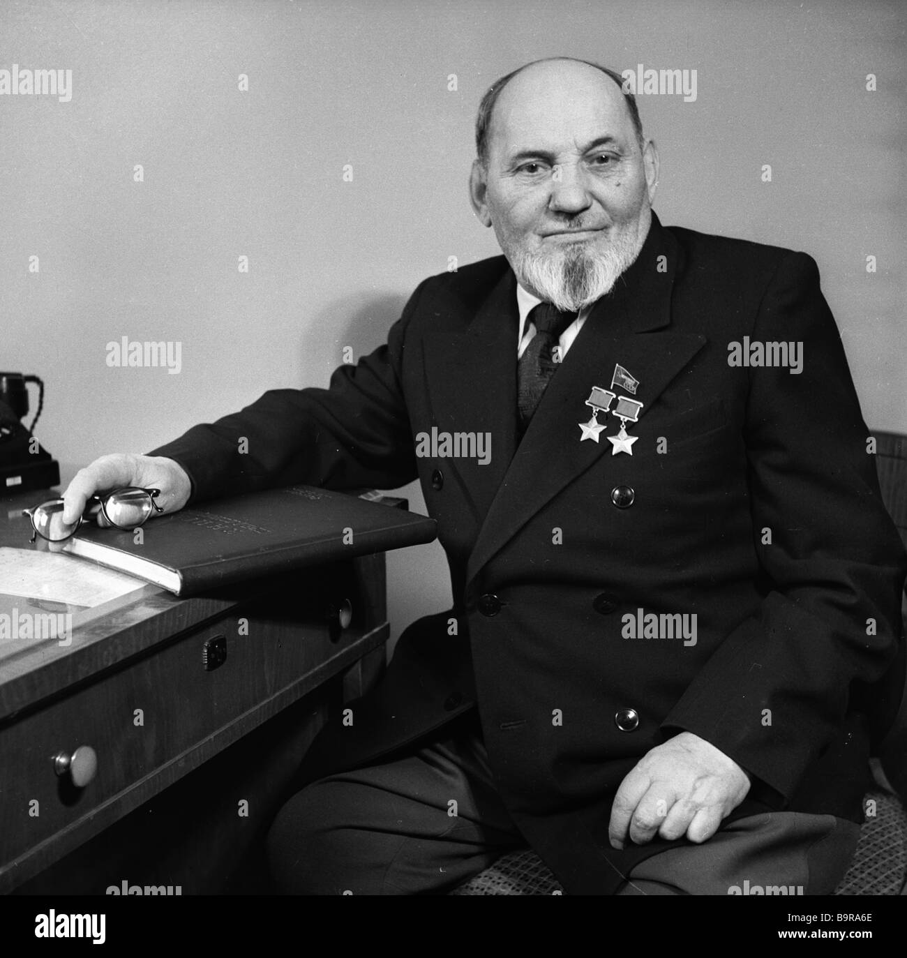 сидор артемьевич ковпак (1887 — 1967 гг. сидор артемьевич ковпак. ковпак партизан. сидор ковпак (1887-1967). генерал ковпак.