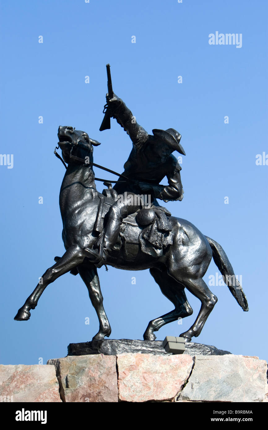 The scout statue hi-res stock photography and images - Alamy