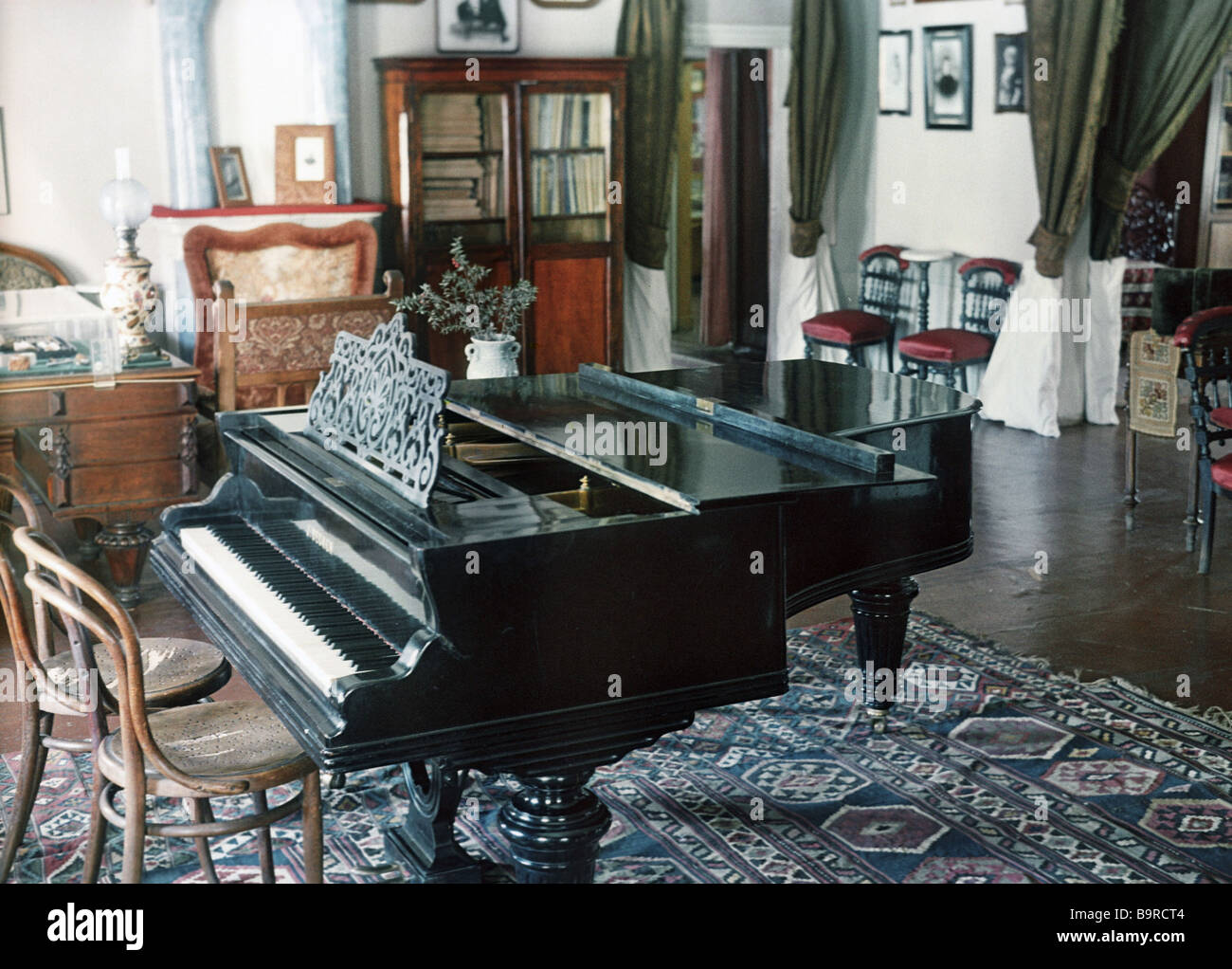 Piotr Tshaikovsky S Piano In The Composer S House Museum In Klin Stock Photo Alamy