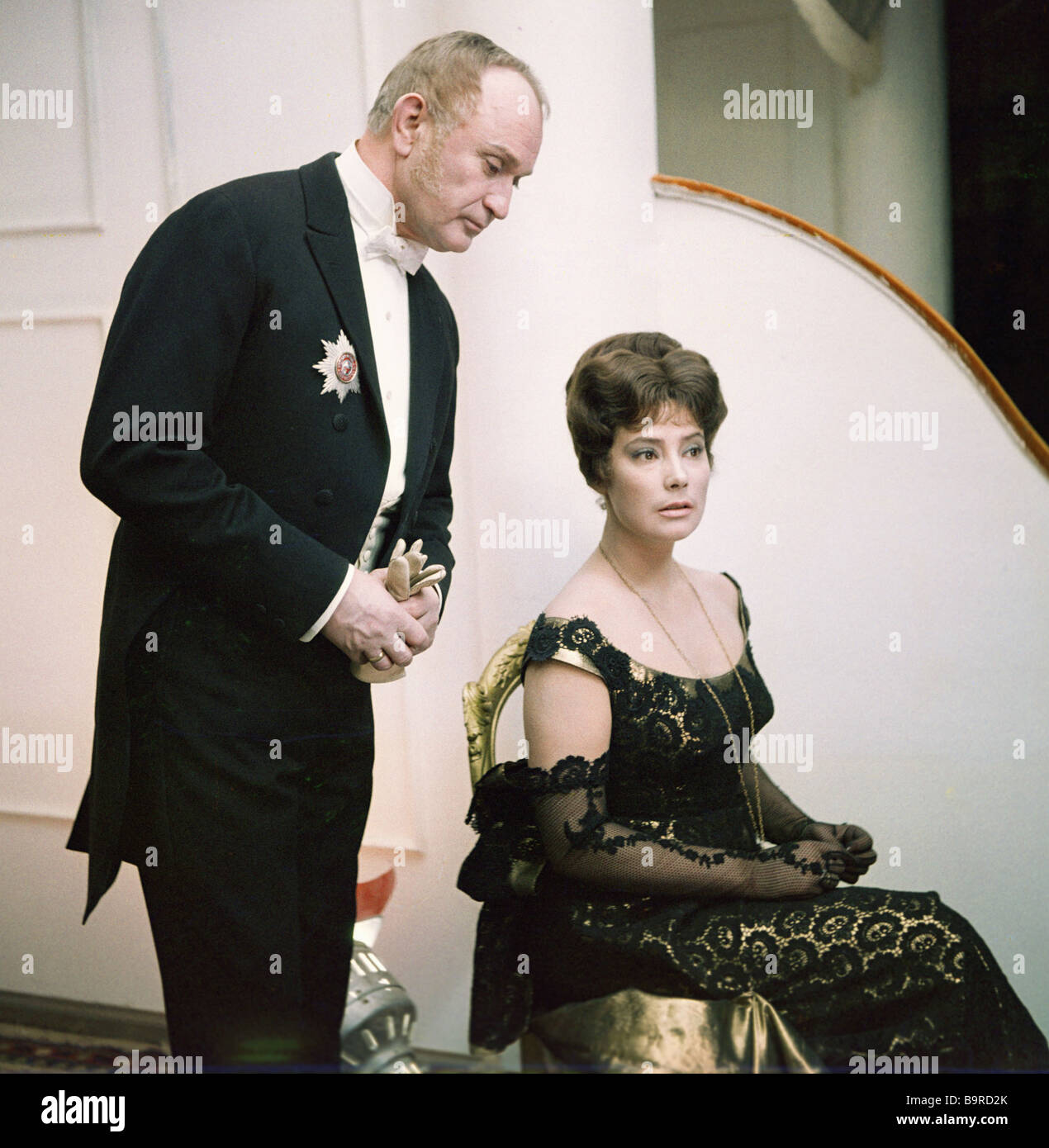 Actress Tatiana Samoilova as Anna Karenina and actor Nikolai Gritsenko ...