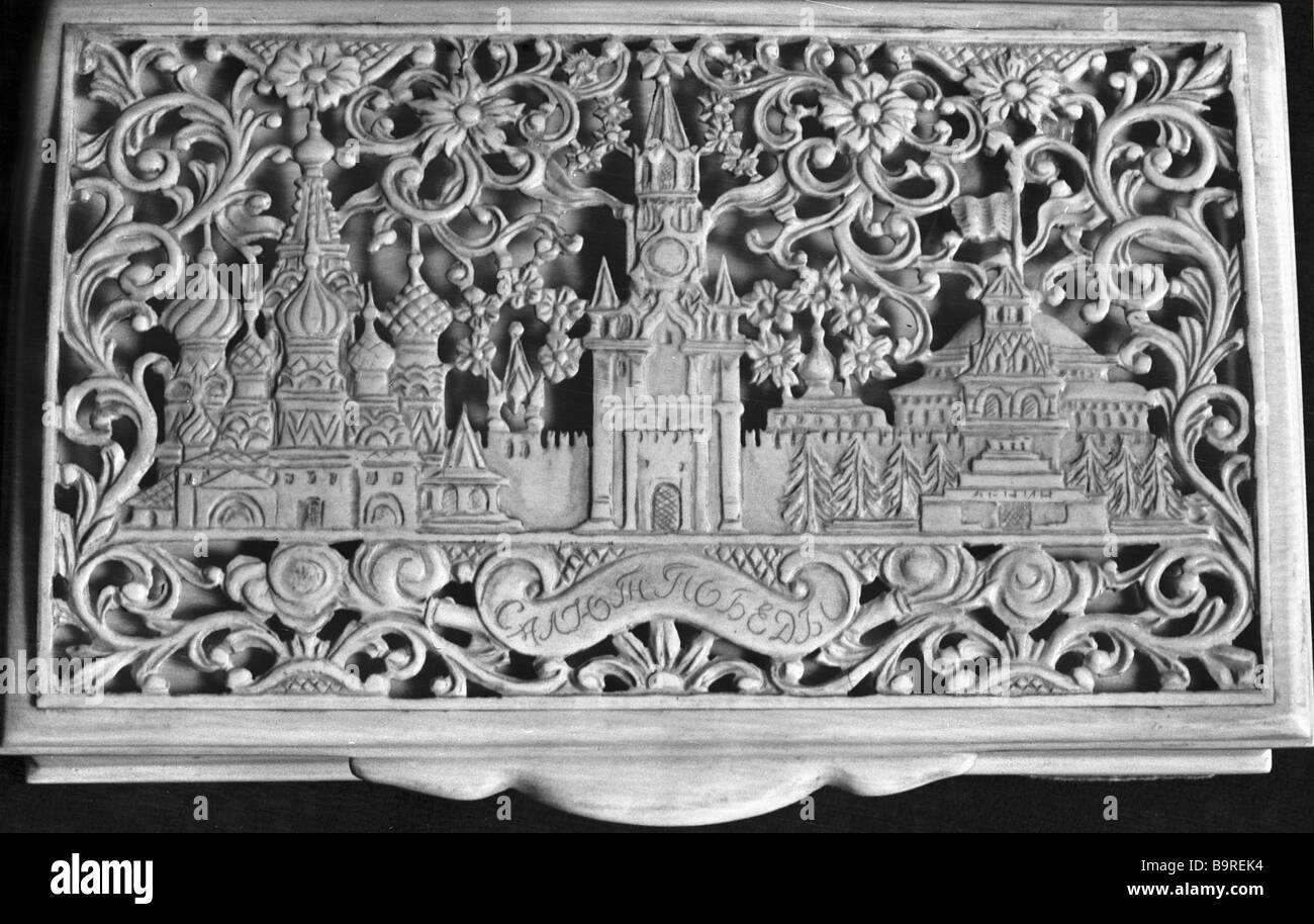 A cigarette case Kremlin from the collection of the museum of folk