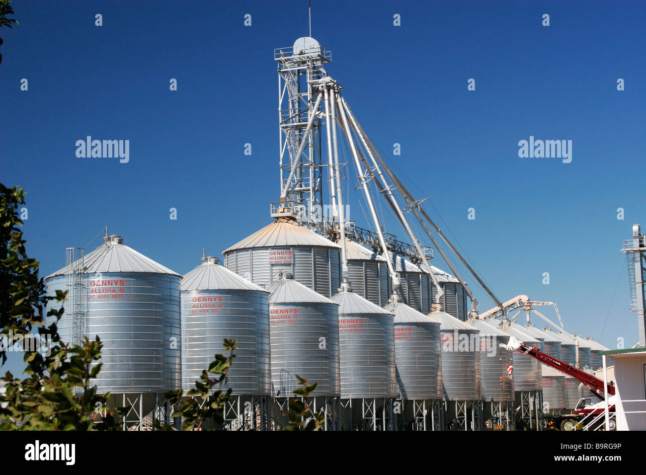 Grain silos queensland hires stock photography and images Alamy
