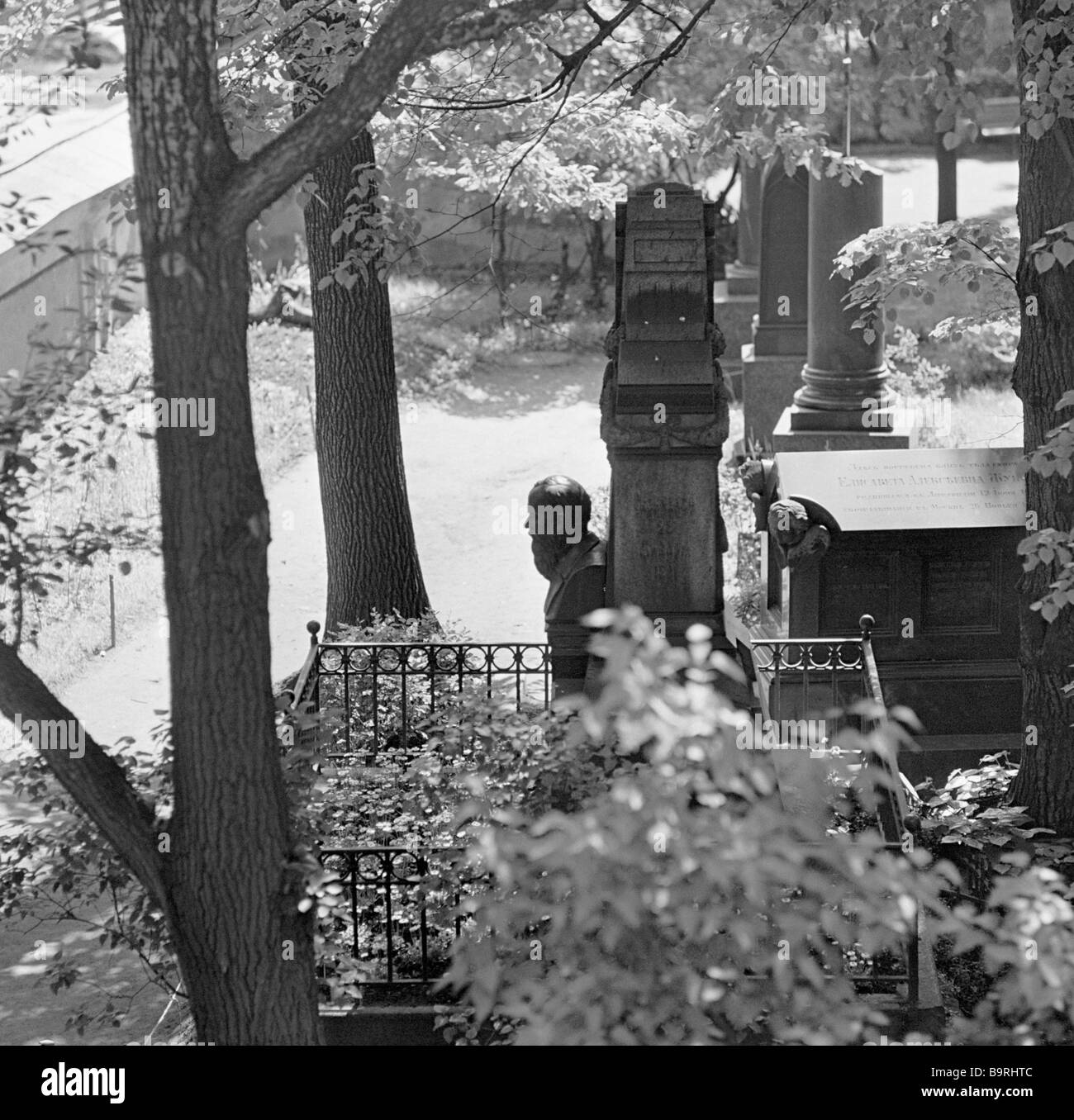 Fyodor Dostoevsky s grave in the Alexander Nevsky Monastery Stock Photo