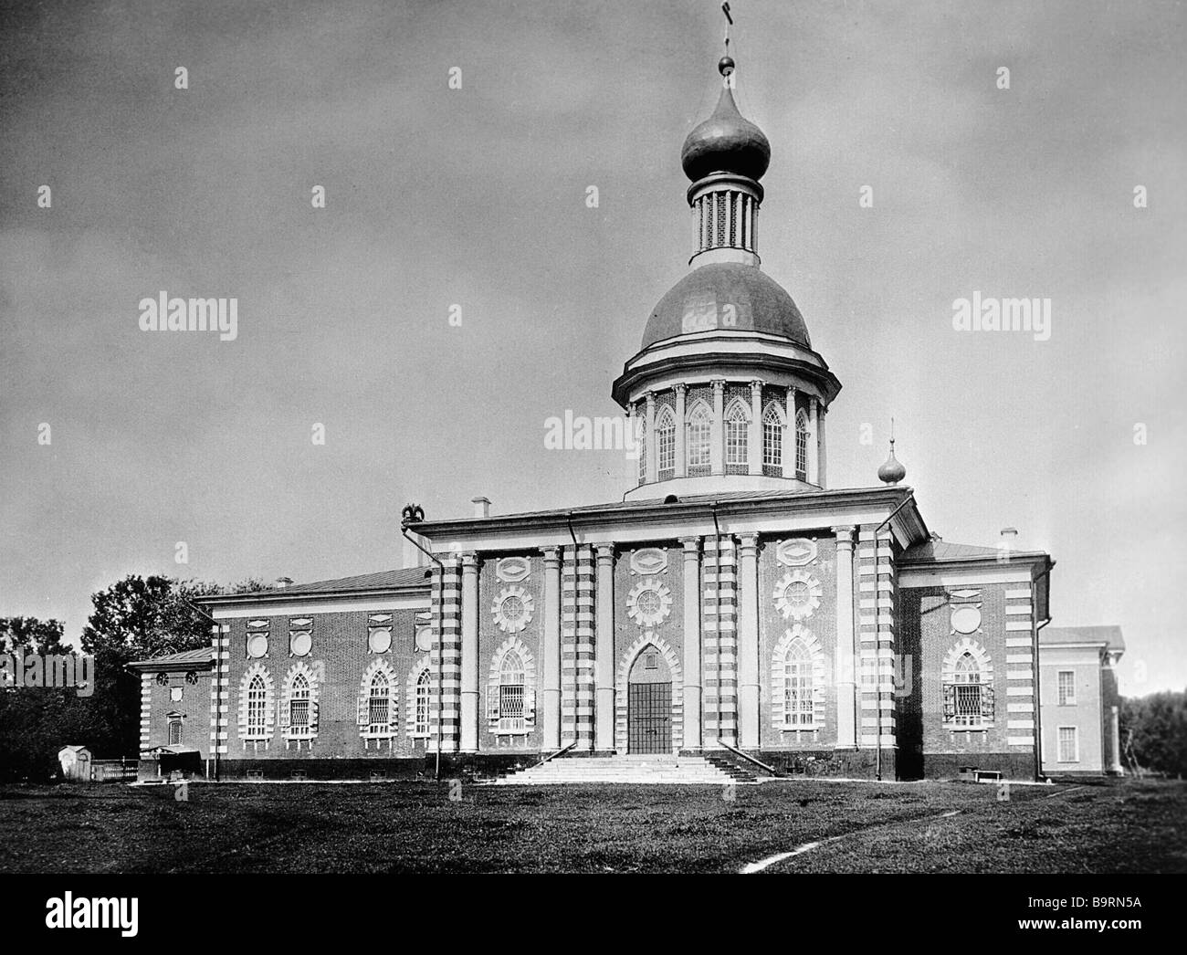 Old Believers Nativity Chapel at the Rogozhskaya cemetery Stock Photo Alamy