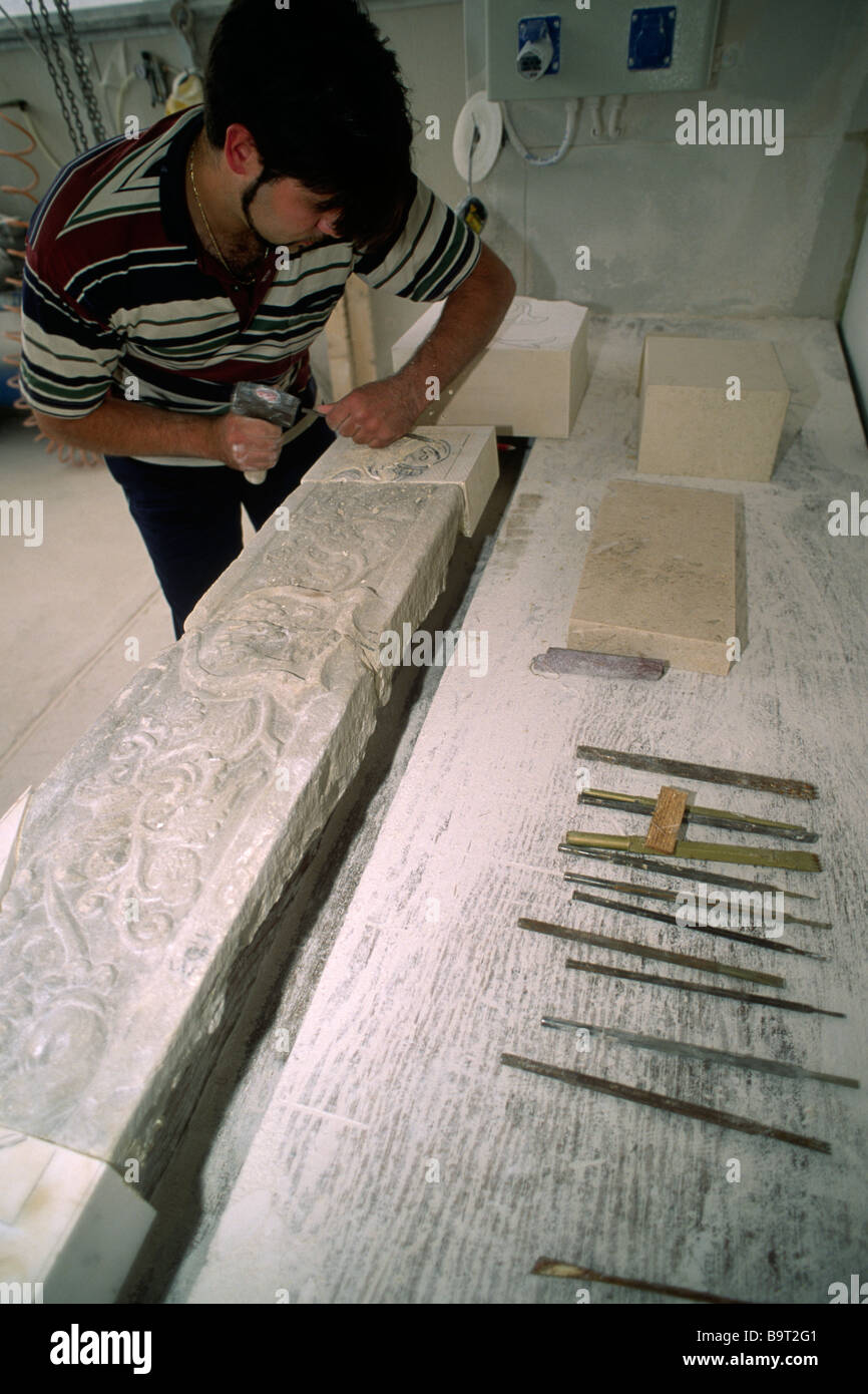 Abruzzo abruzzo hi-res stock photography and images - Page 9 - Alamy, image size:866x1390