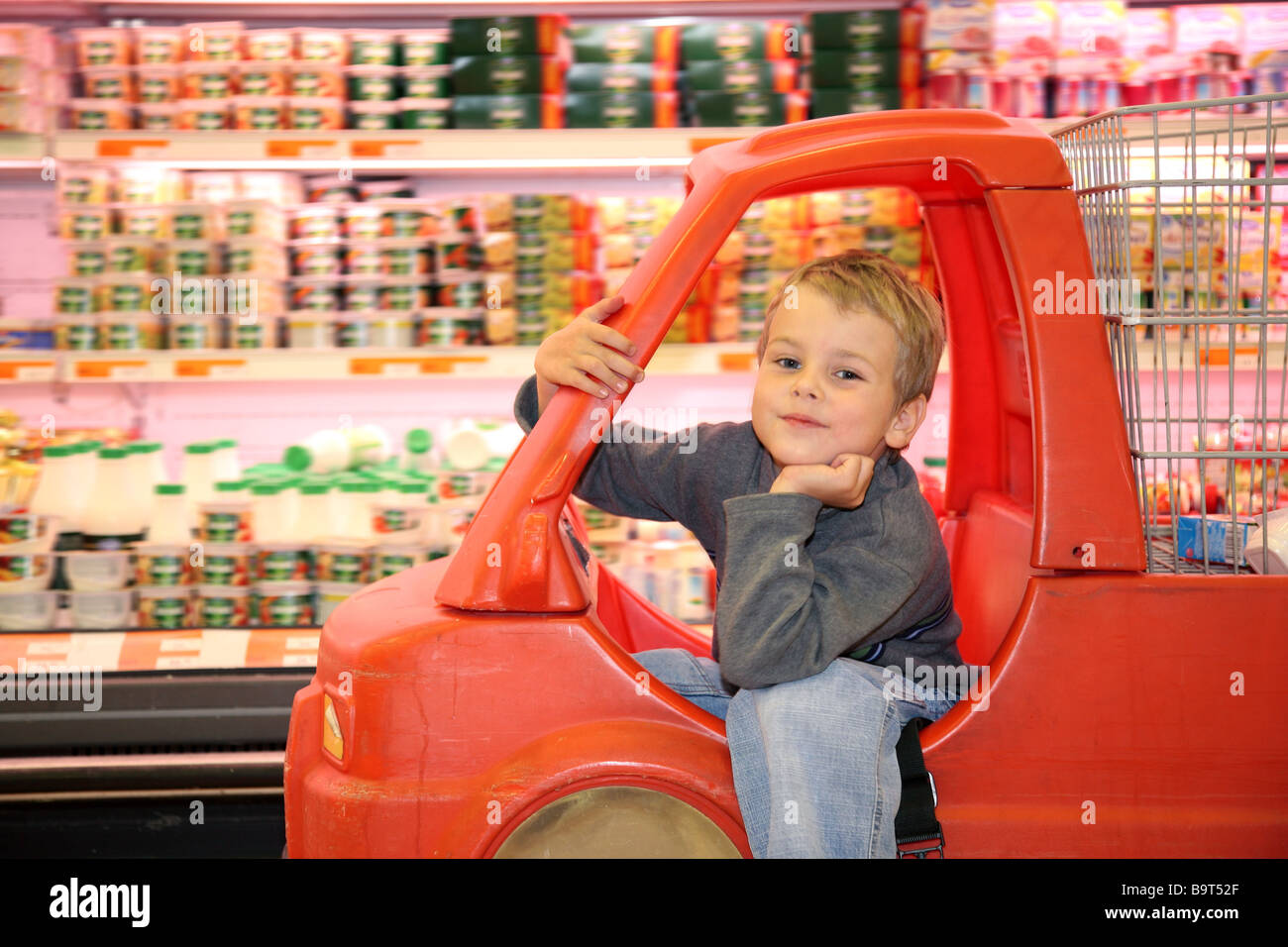 Child shopping basket fresh hi-res stock photography and images - Alamy
