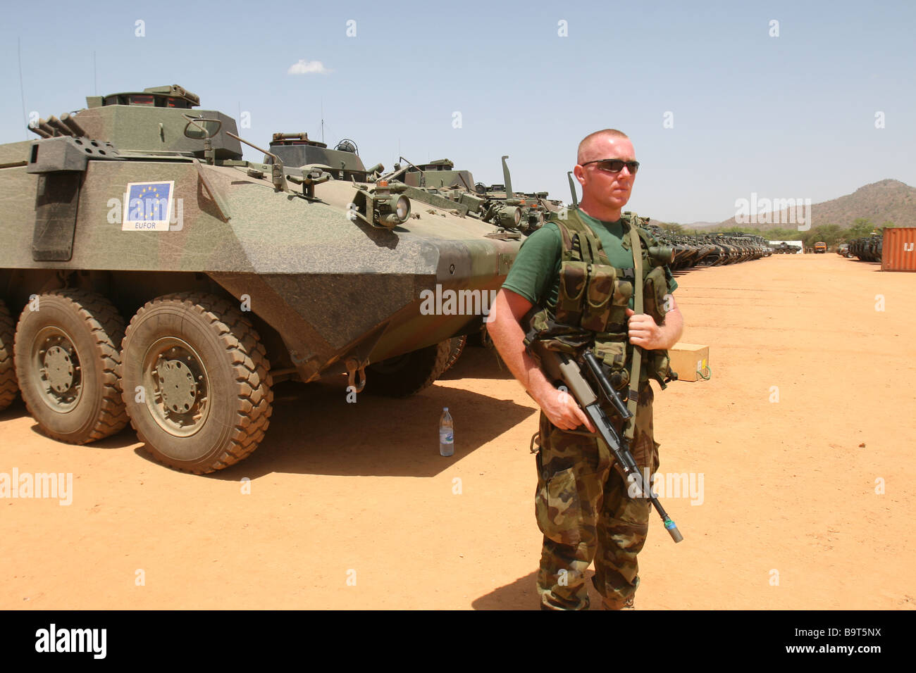 Irish Army soldier on duty in Chad, Africa as part of the EUFOR mission to protest refugees from neighboring Darfur in Sudan Stock Photo