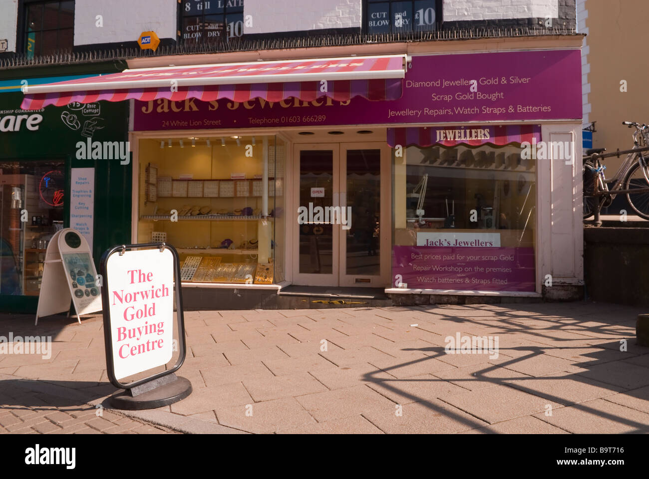 The Norwich gold buying centre at Jack's Jewellers in Norwich,Norfolk,Uk Stock Photo Alamy