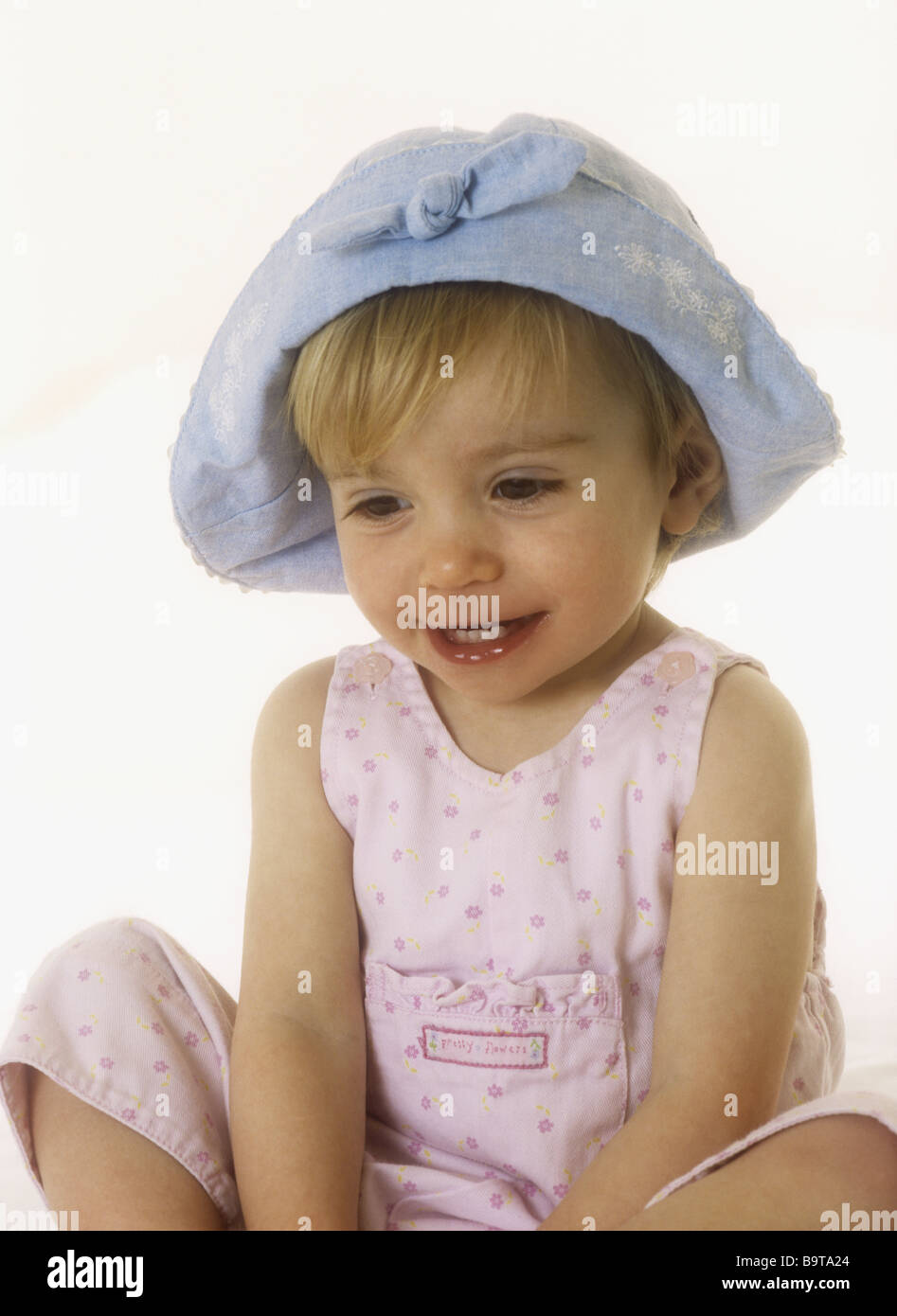 Babies wearing hat hires stock photography and images Alamy