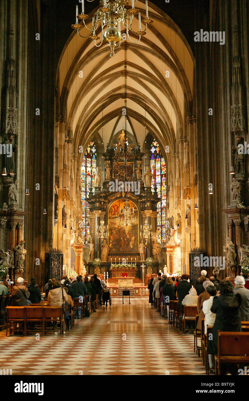 Gothic style altar hi-res stock photography and images - Alamy