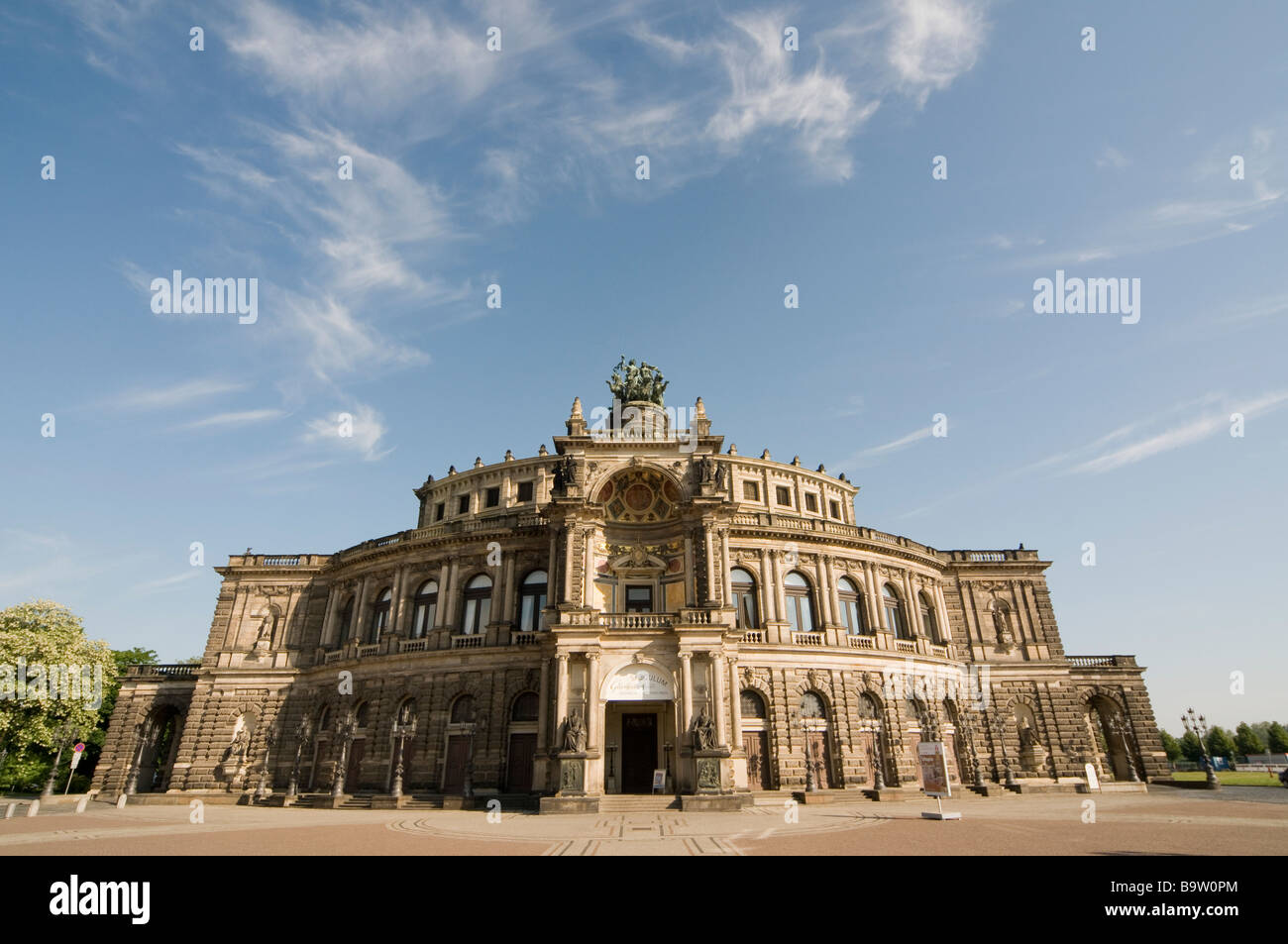 Theaterplatz mit Semperoper Dresden Sachsen Deutschland Dresden Germany theatre square and Semper Opera Stock Photo